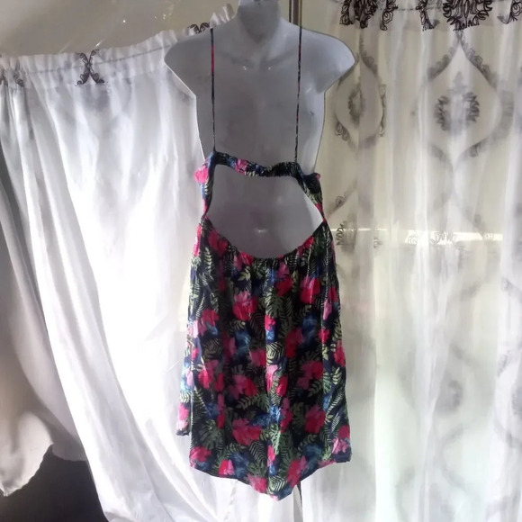 Beautiful dress size large ( Box EF ) - Picture 2 of 2